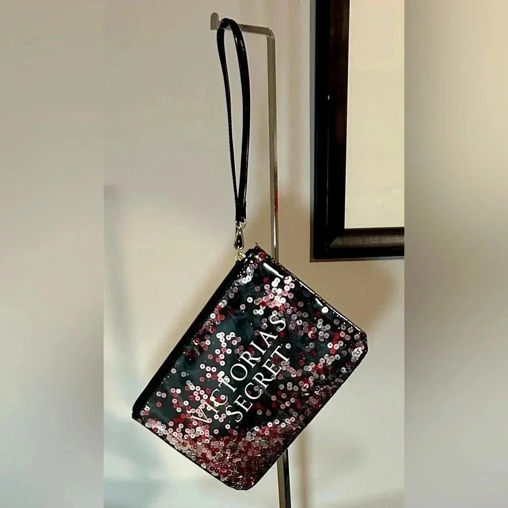 New VICTORIA’S SECRET Wristlet
